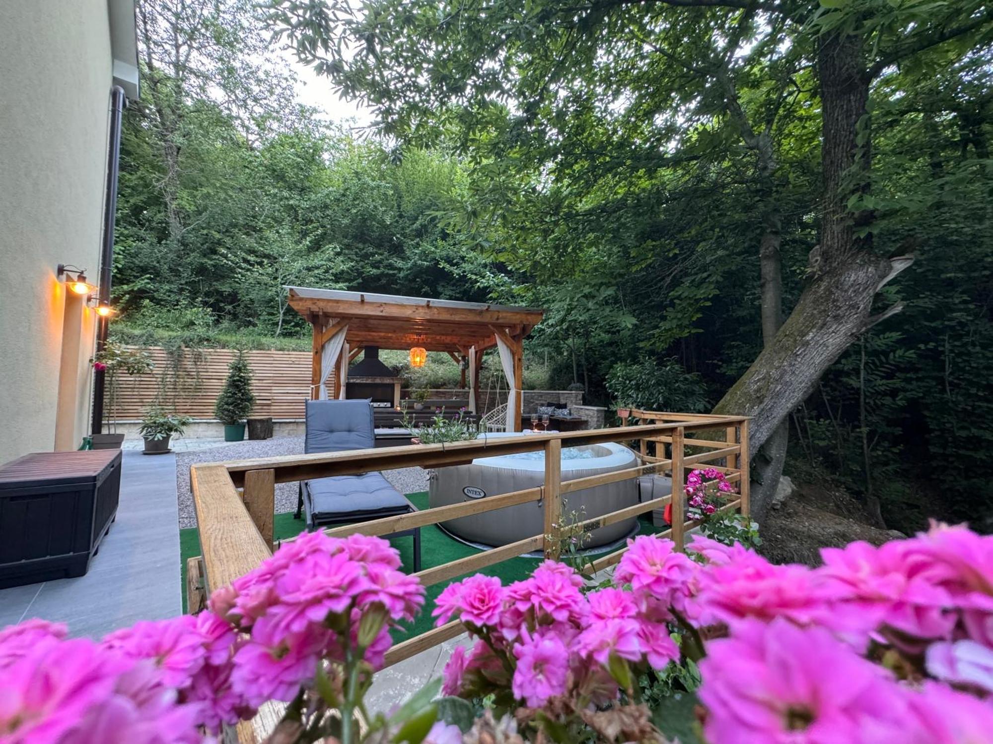 Apartment With A Terrace Forest Home Lullula Veprinac المظهر الخارجي الصورة